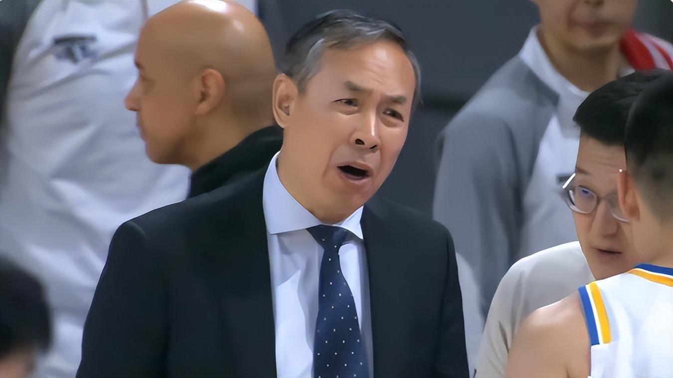 华体会官方网站-许利民怒斥“吊儿郎当耍大牌”的球员，绝不是外界猜测的那两人