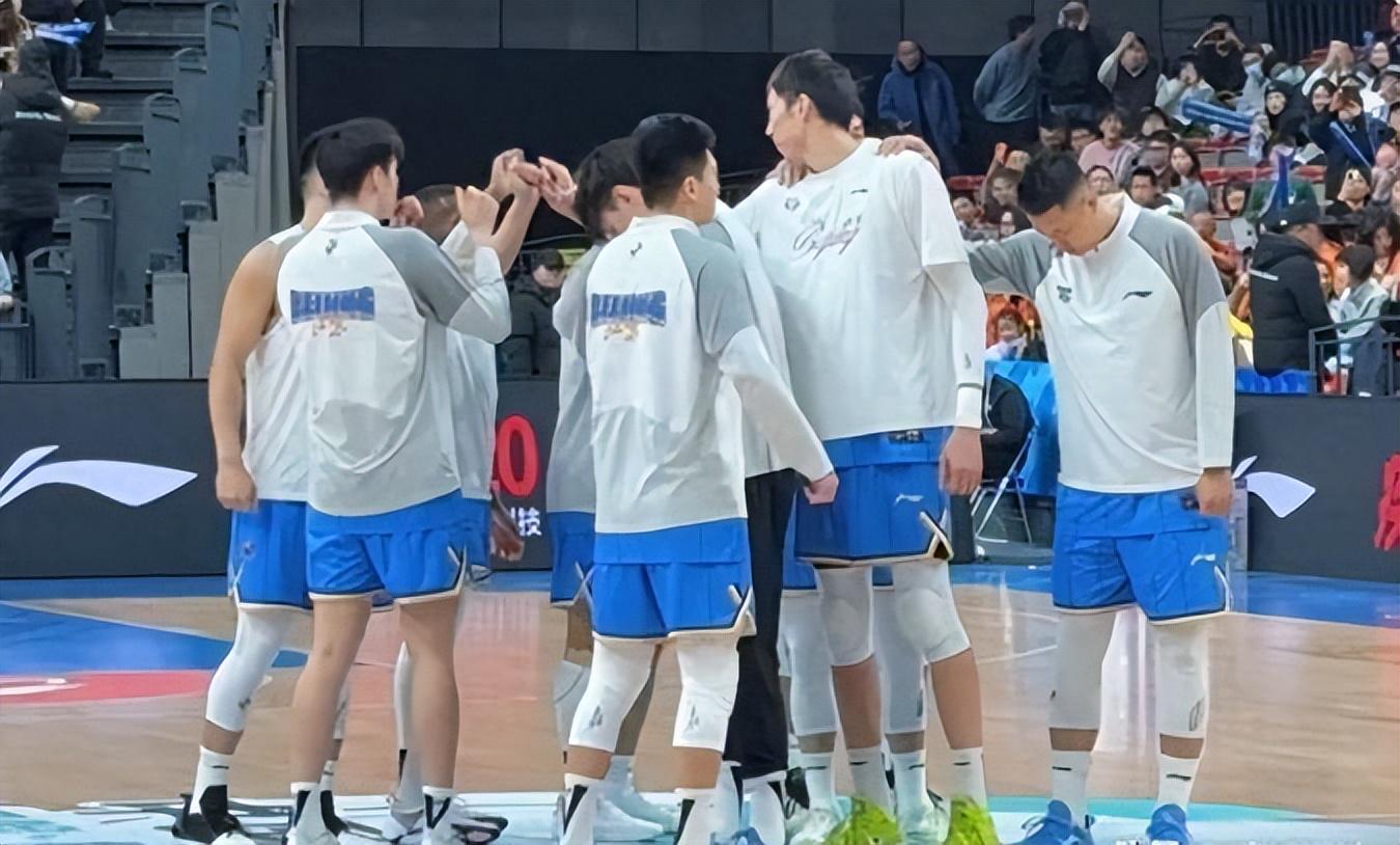 华体会官方网站-许利民怒斥“吊儿郎当耍大牌”的球员，绝不是外界猜测的那两人