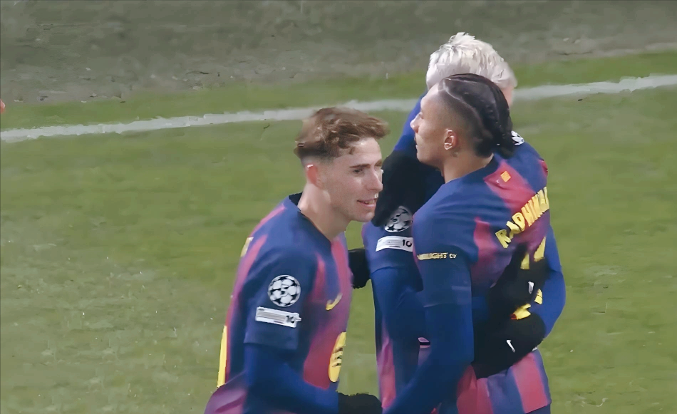 华体会-莱万乌龙、佩德里伤退！欧冠关键战：巴萨惊险逆袭，赛后揪心爆料