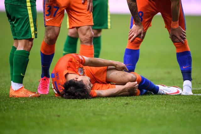 华体会直播公司-国足再迎坏消息！京鲁战两大国脚受伤赛季报销