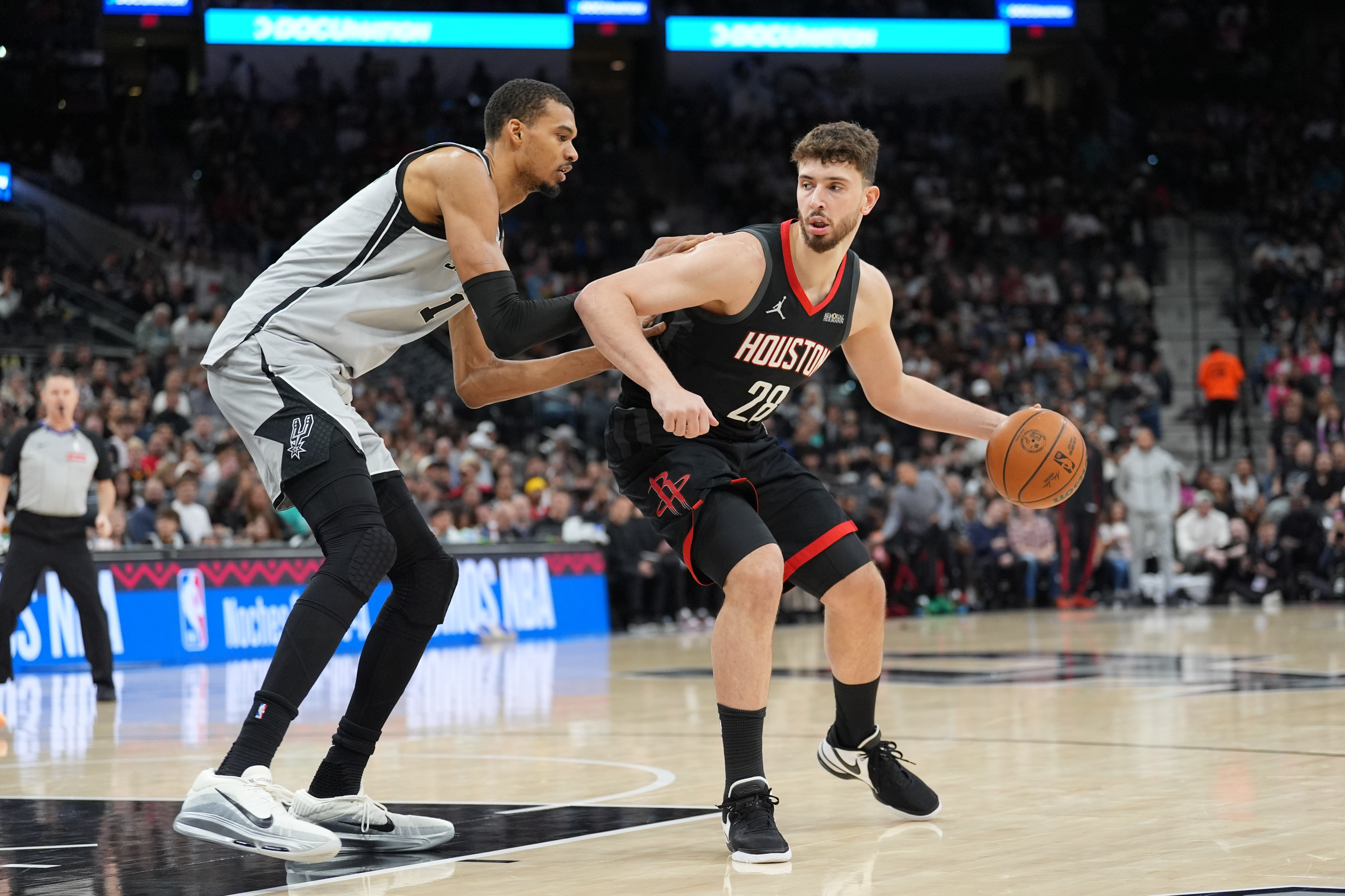 华体会官方网站-文班很强，但马刺不靠文班，一样够强，打败雷霆那种多点开花的强|文班亚马|斯威尼|福克斯|圣安东尼奥马刺队|俄克拉荷马雷霆队_新浪新闻