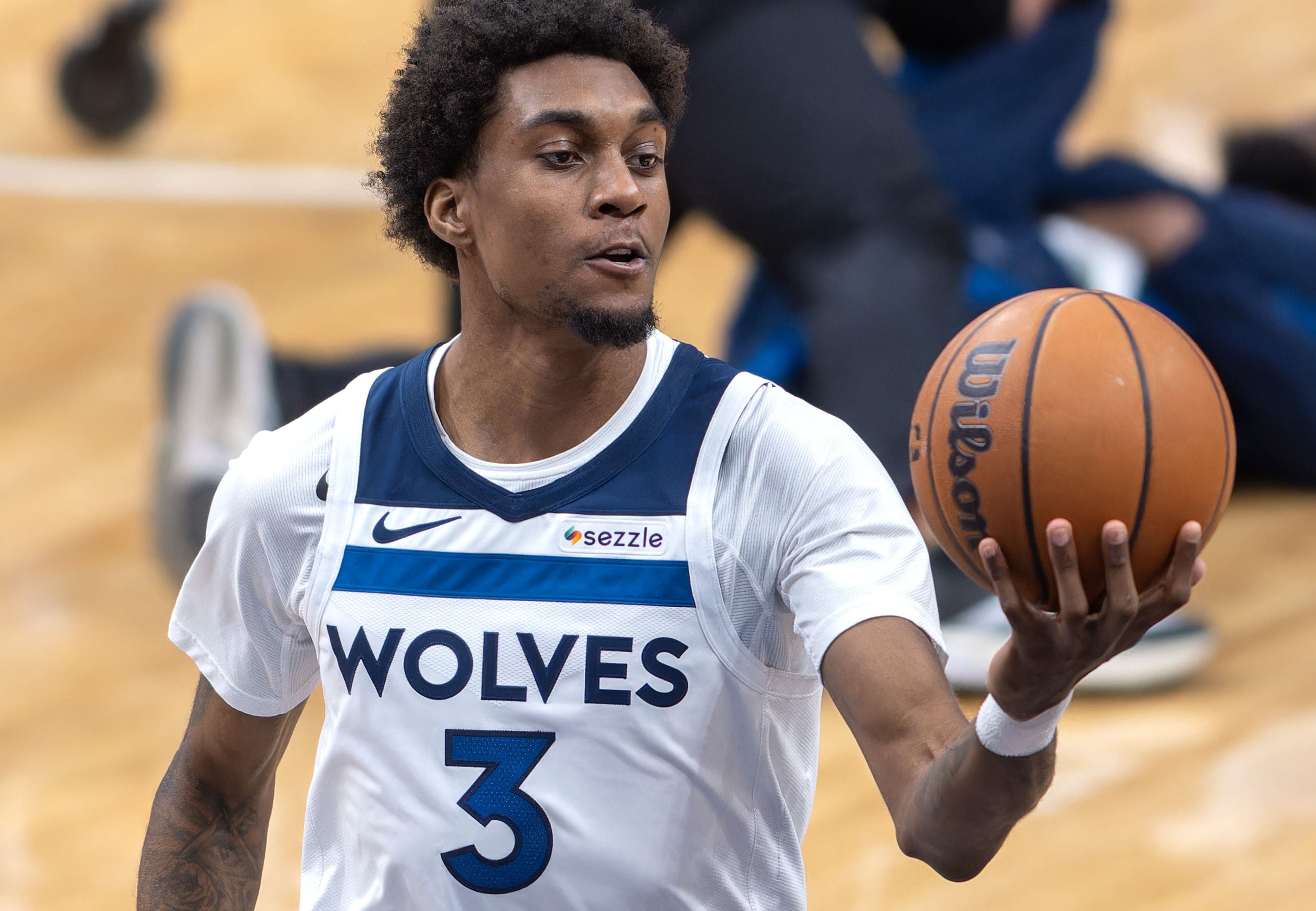 华体会团队-替补狂轰43+4+2，创造NBA历史纪录，难怪约基奇输急眼要打架了|森林狼|NBA季后赛|掘金|道苏姆|首轮_新浪体育_新浪新闻